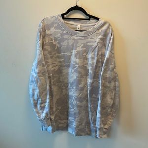 Light grey camo print crew neck